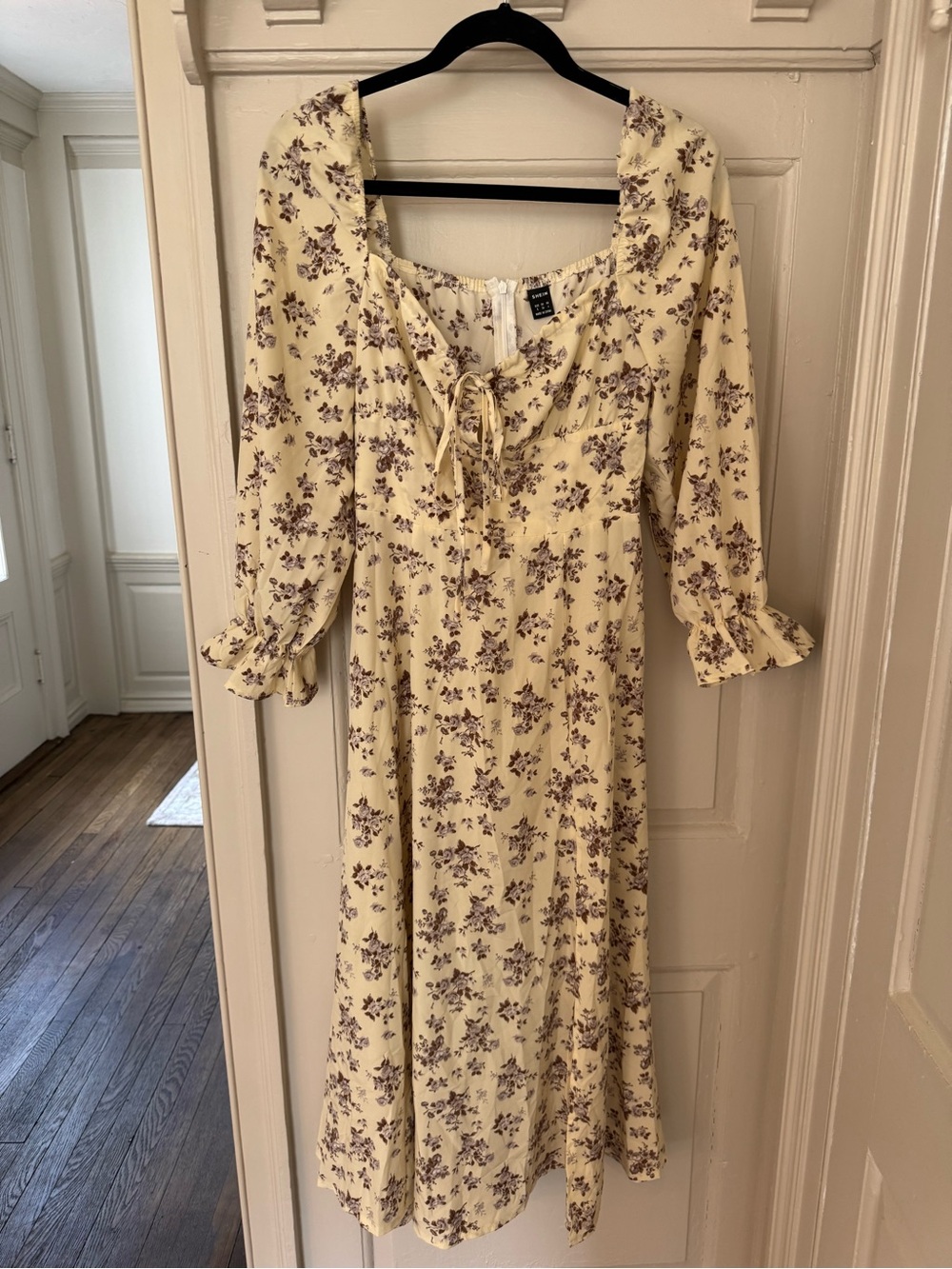 SHEIN Cream Floral Tie-Front Midi Dress